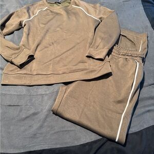 Women’s Green Matching Lounge Set with Contrast Piping